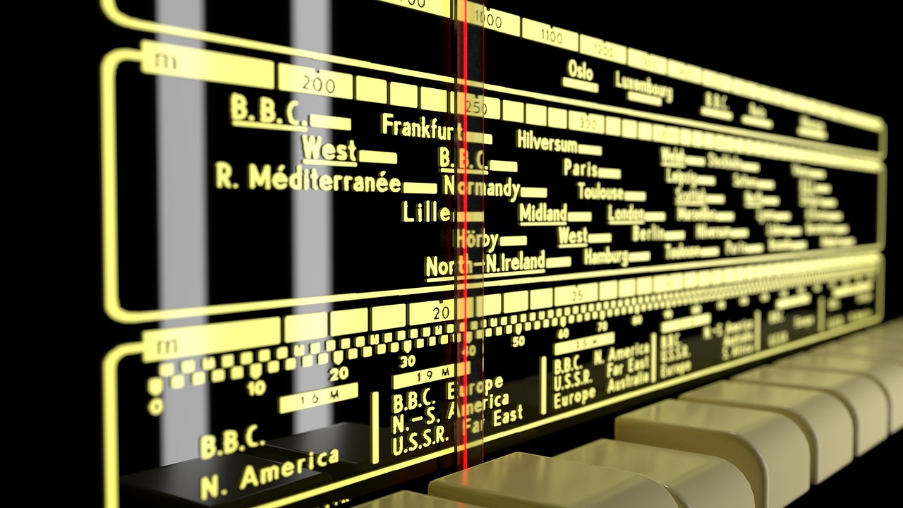 old-radio-3810392_1280